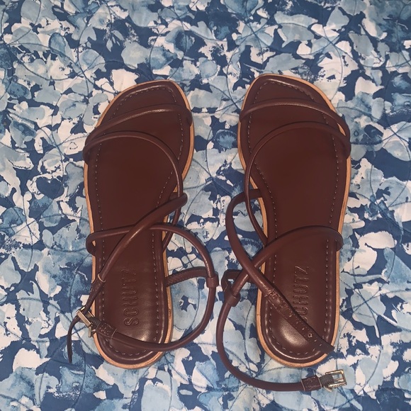 Schutz Lovi Flat Sandals - Picture 6 of 10